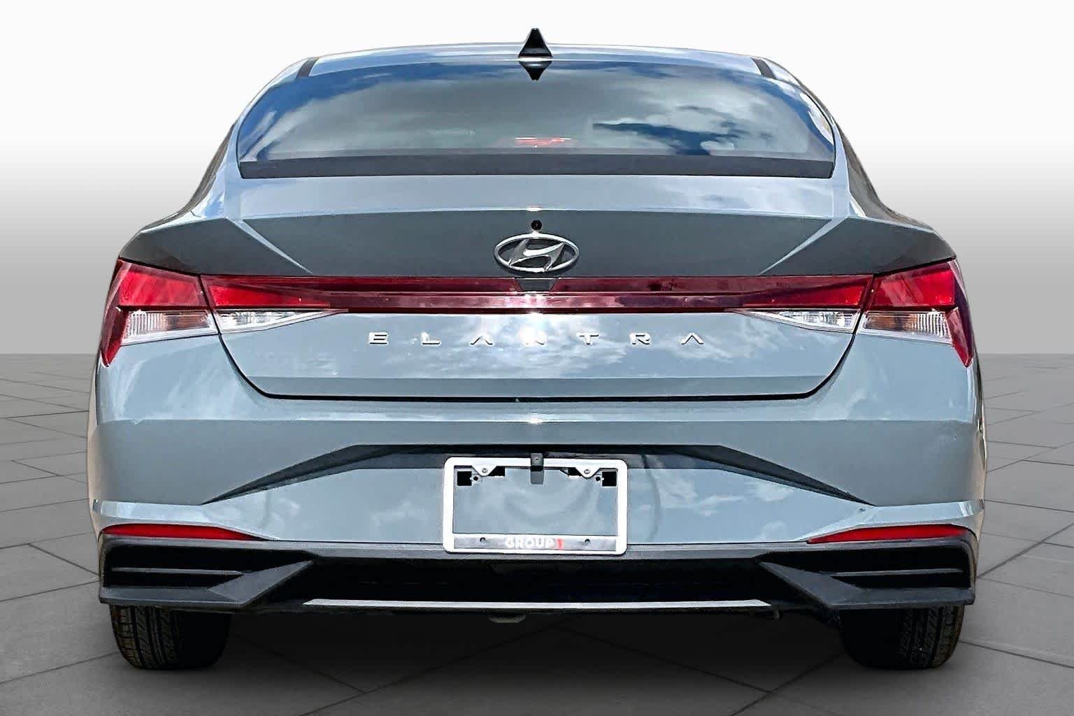 Used 2022 Electric Shadow Hyundai SE image 5