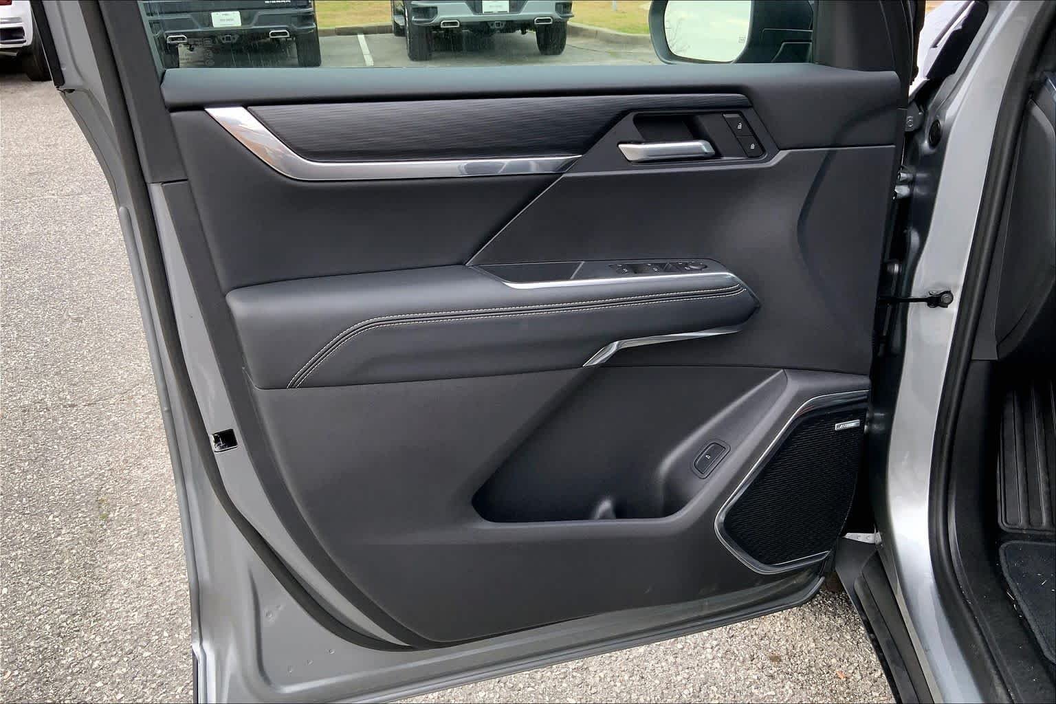 New 2026 Sterling Metallic GMC Elevation image 10