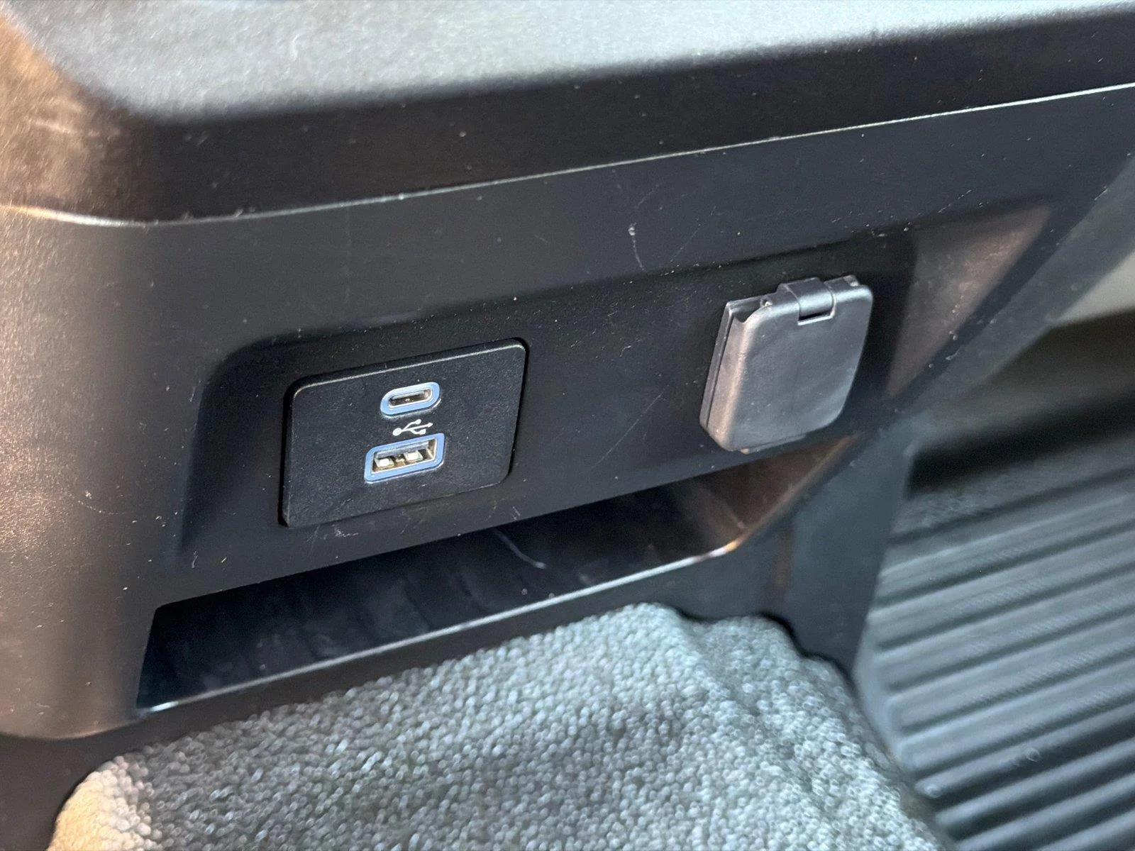 Used 2021 Agate Black Metallic Ford XL image 21