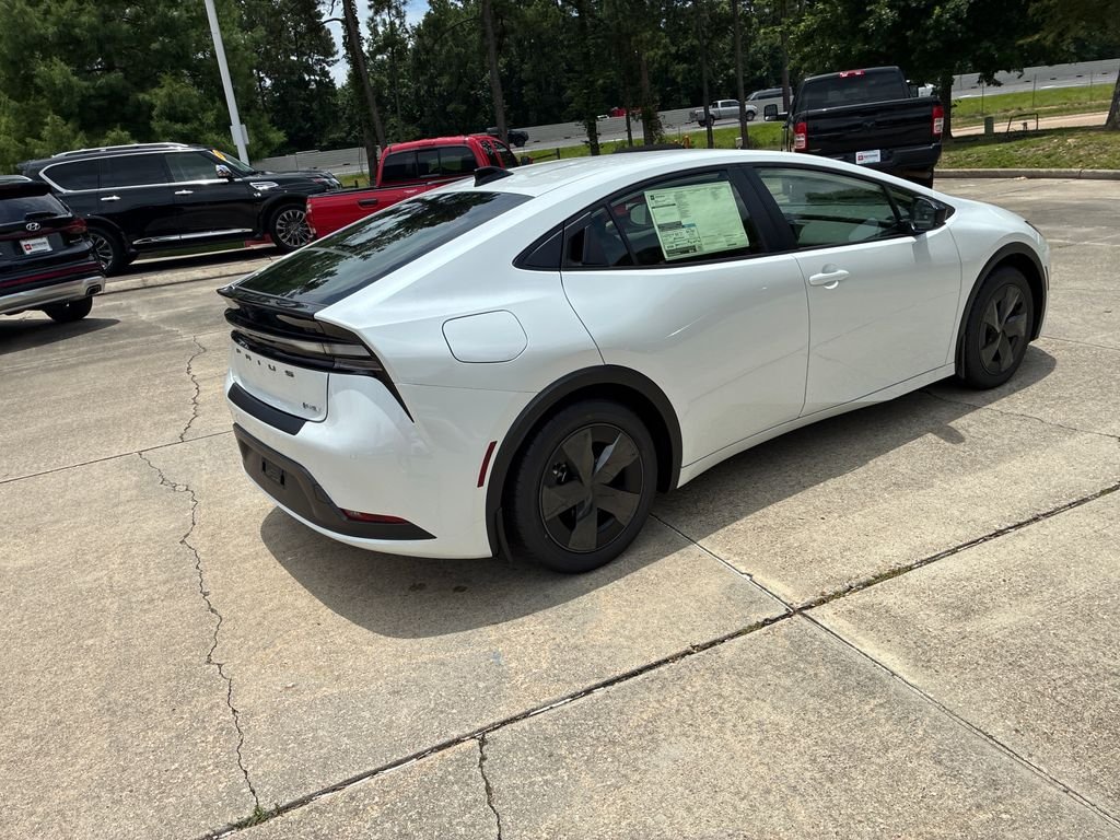 New 2026 WIND CHILL PEARL Toyota SE image 7
