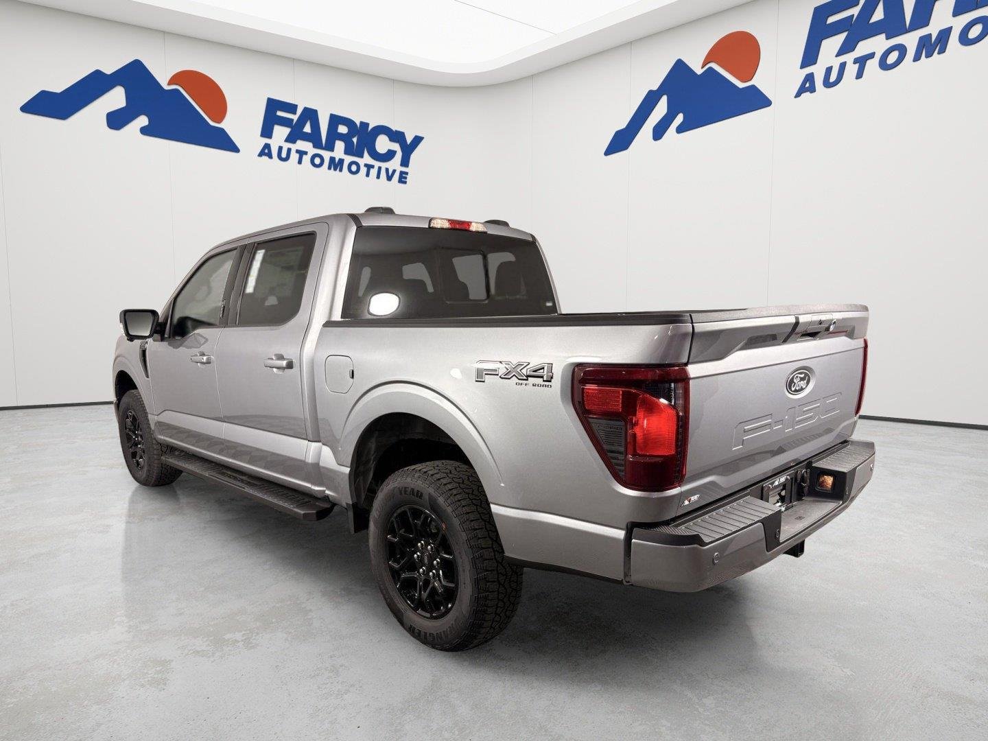 New 2026 Iconic Silver Metallic Ford XLT image 5
