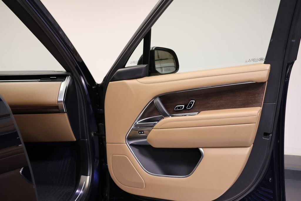 Used 2023 Portofino Blue Metallic Land Rover Autobiography image 37