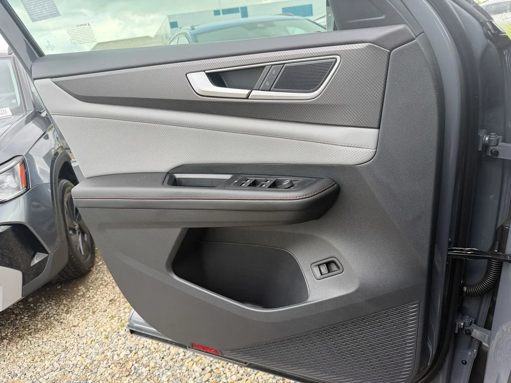 New 2026 Pure Gray Volkswagen 2.0T Peak Edition image 15