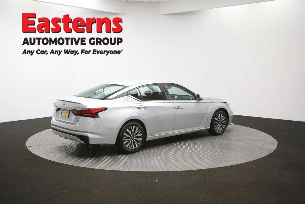 Used 2023 Silver Nissan 2.5 SV image 41