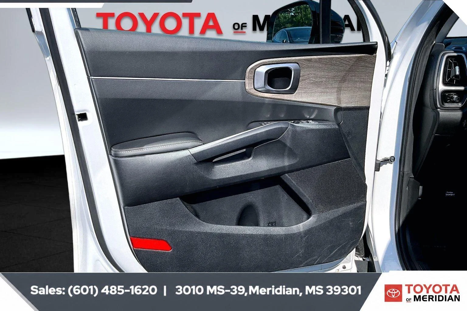 Used 2023 Glacial White Pearl Kia X-Line S image 17