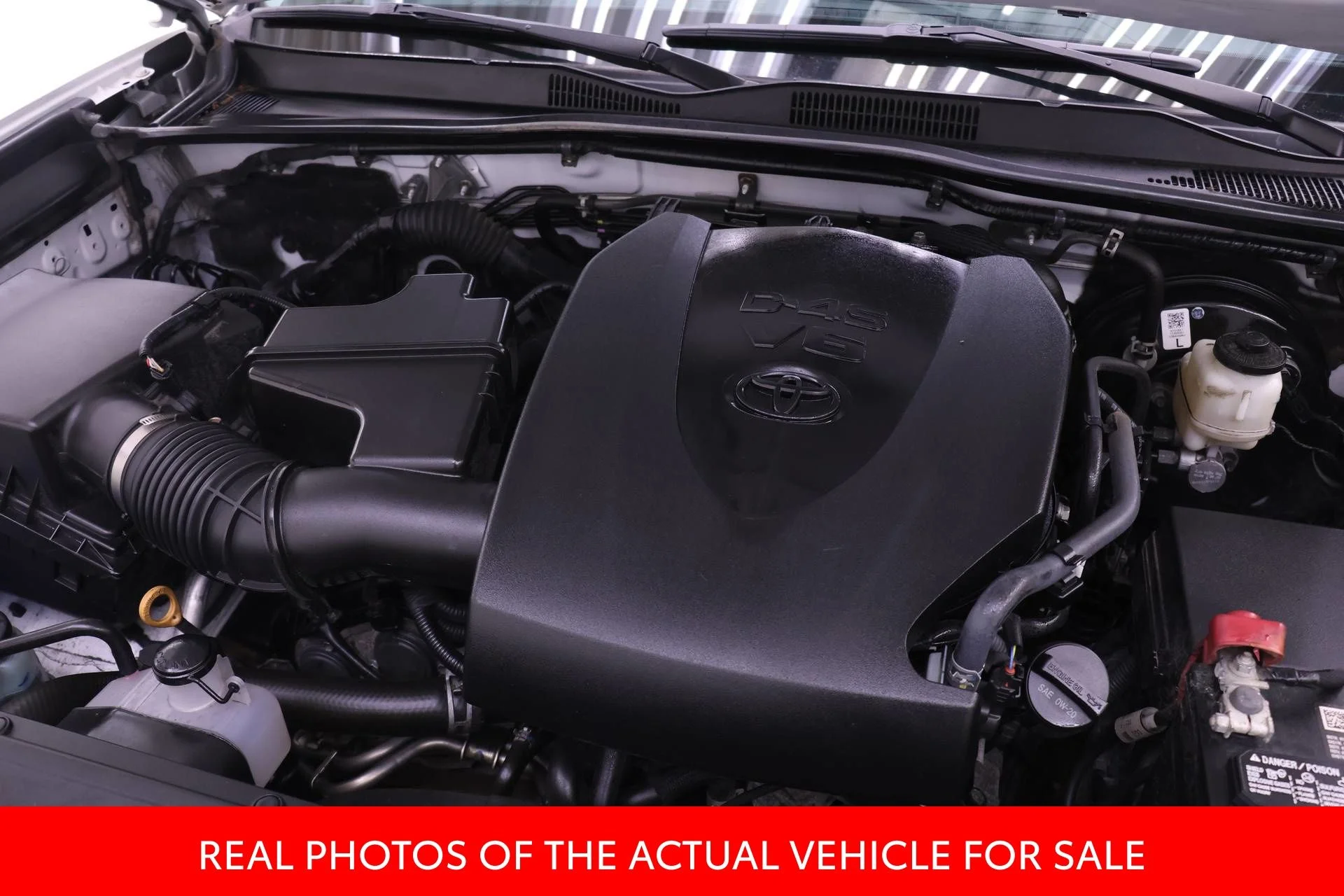 Certified Used 2022 White Toyota SR image 17