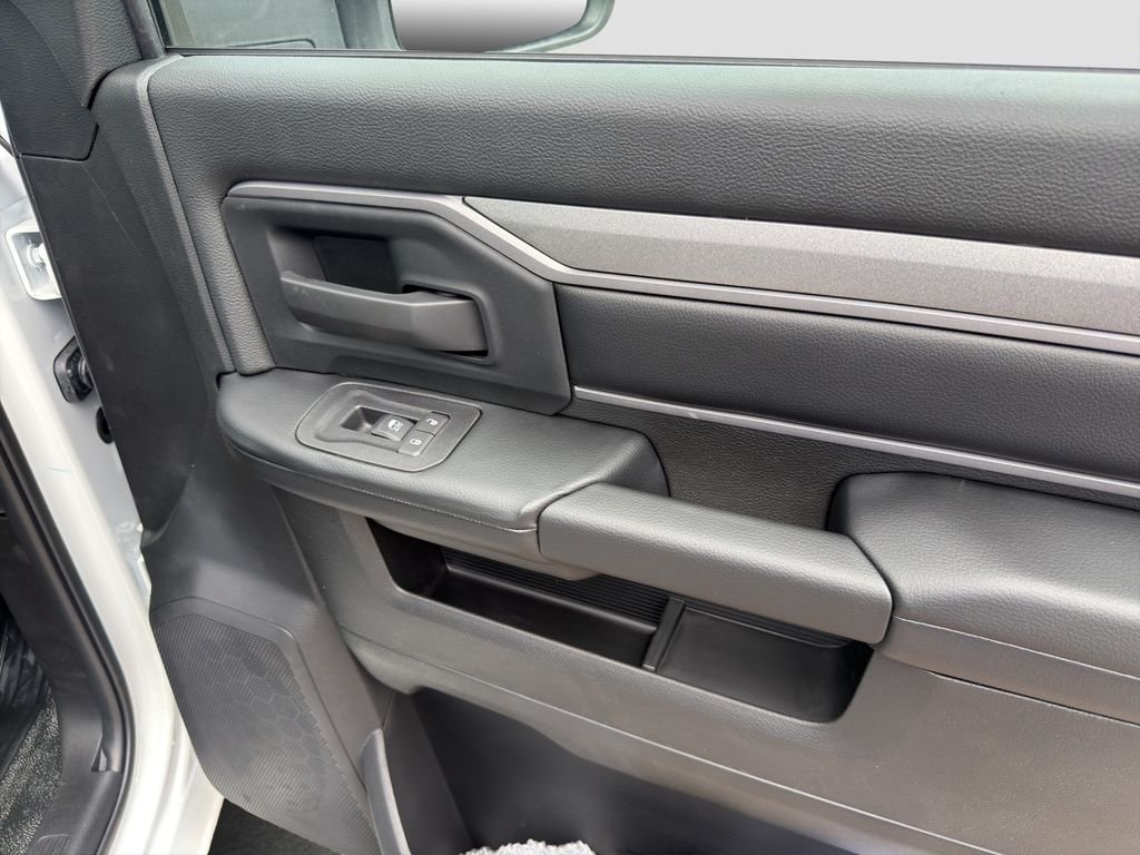 New 2026 Bright White Clearcoat RAM Tradesman image 25