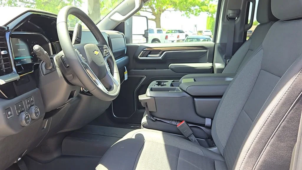New 2026 Sterling Gray Metallic Chevrolet LT image 6