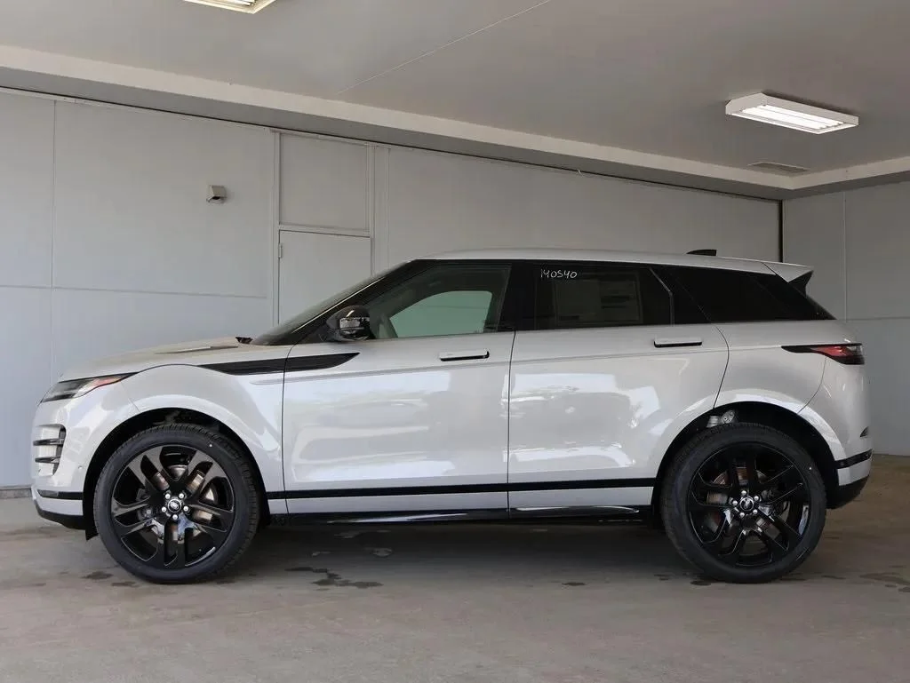 Certified Used 2026 Seoul Pearl Silver Metallic Land Rover Dynamic image 17