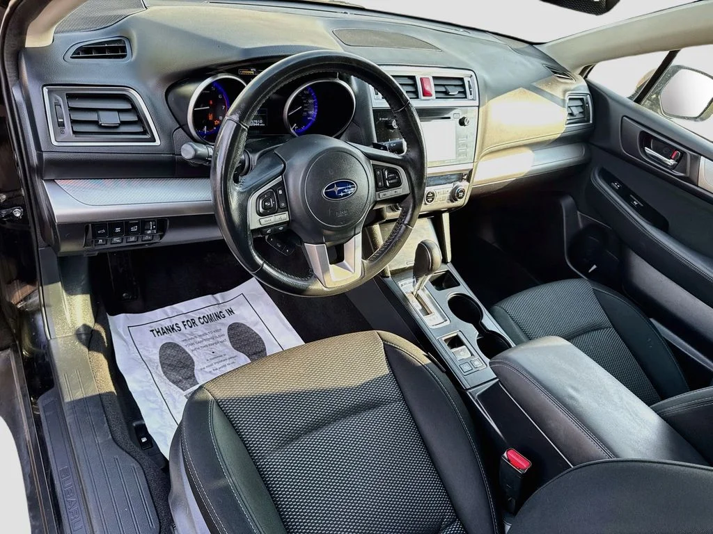 Used 2017 Black Subaru 2.5i Premium image 9