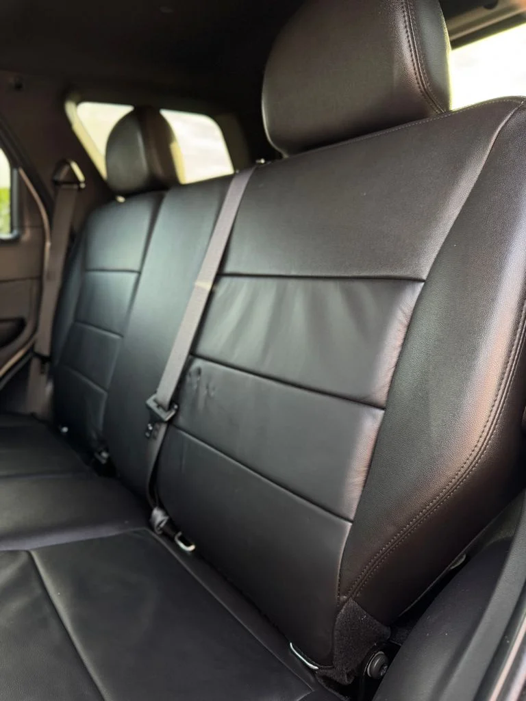 Used 2011 White Suede Ford Limited image 33