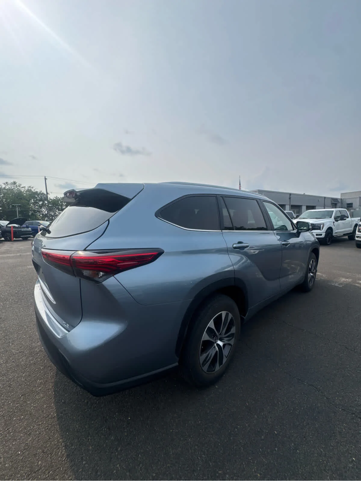Used 2023 Moon Dust Toyota XLE image 5