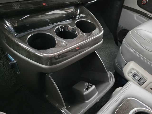 Used 2025 Special Exterior Color GMC Work Van image 20