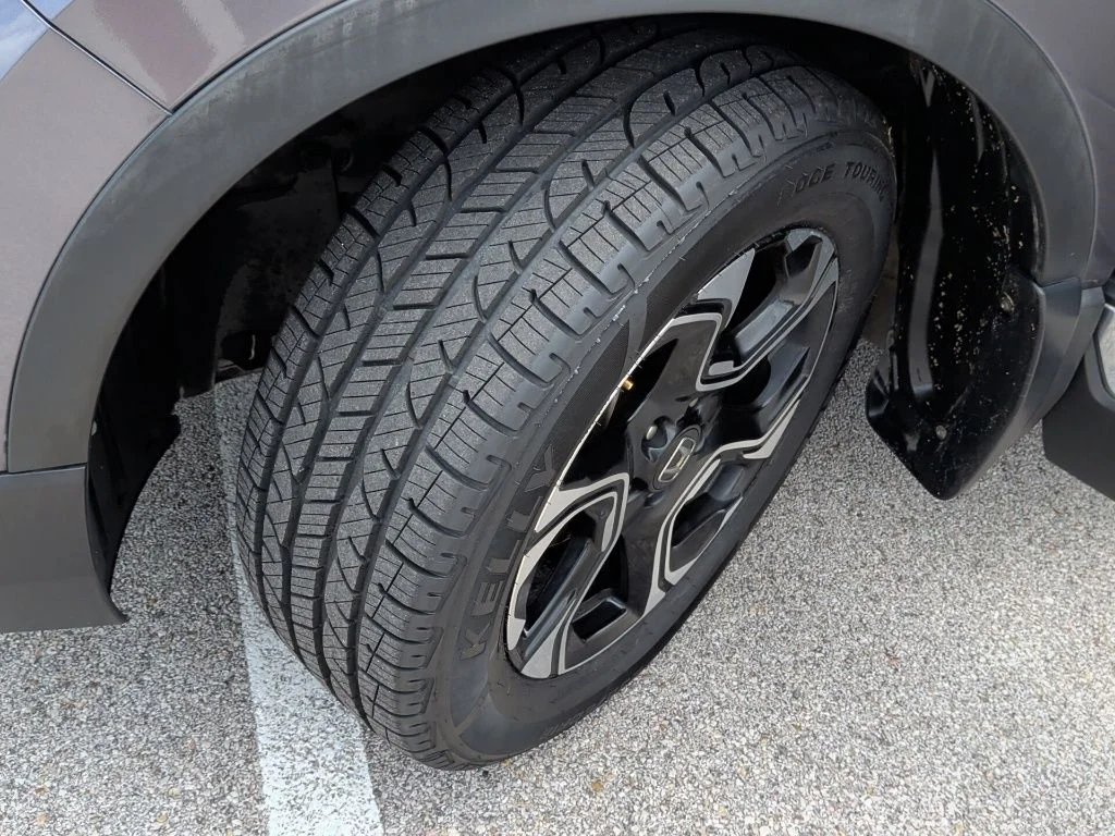 Used 2018 Lunar Silver Metallic Honda Touring image 44