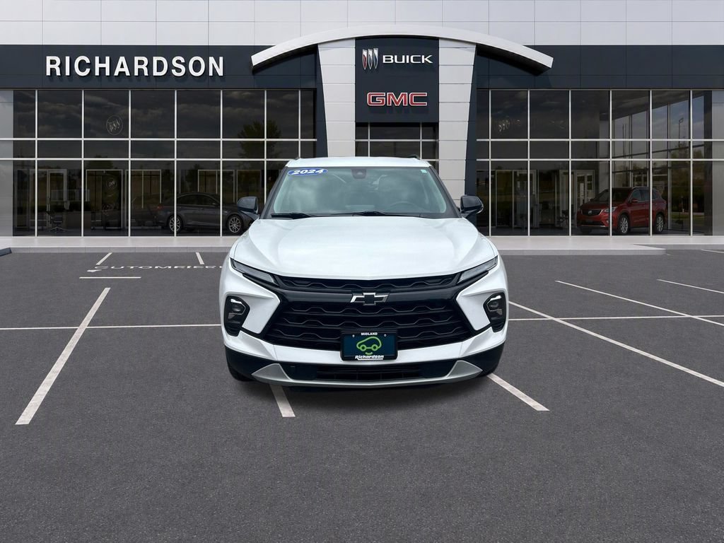 Used 2024 Summit White Chevrolet 2LT image 8