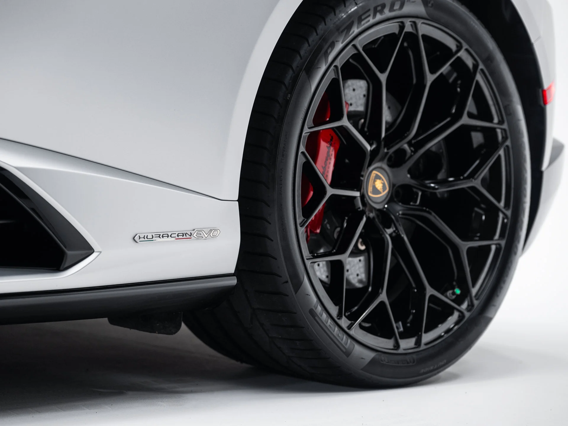 Used 2020 Grigio Adamas Matt Lamborghini  image 21