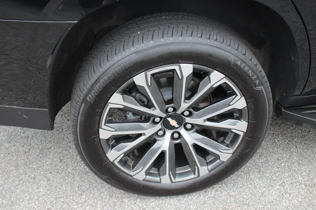 Used 2025 Black Chevrolet High Country image 41