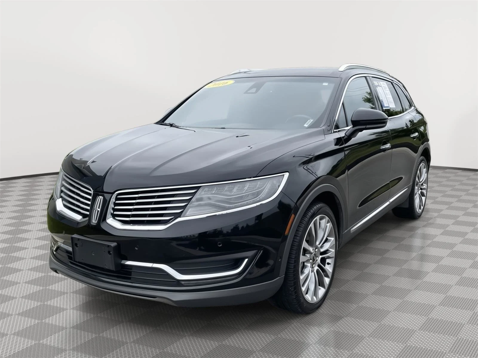 Used 2016 Black Velvet Lincoln Reserve image 25