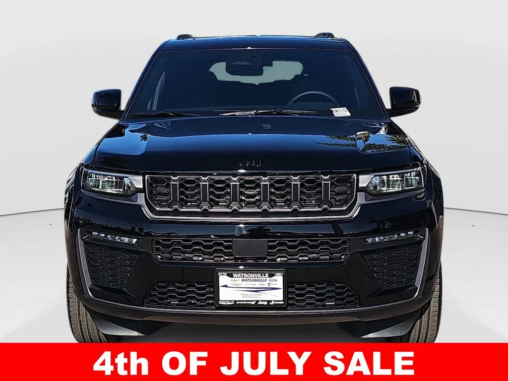 New 2026 Diamond Black Crystal Pearl-Coat Exterior Paint Jeep Limited image 8
