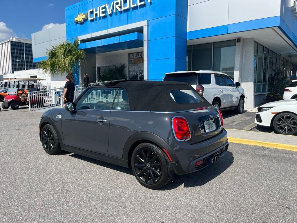 Used 2019 Gray MINI Signature image 4