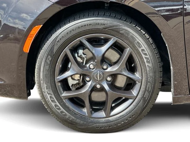 Used 2019 Black Chrysler Touring L Plus image 8