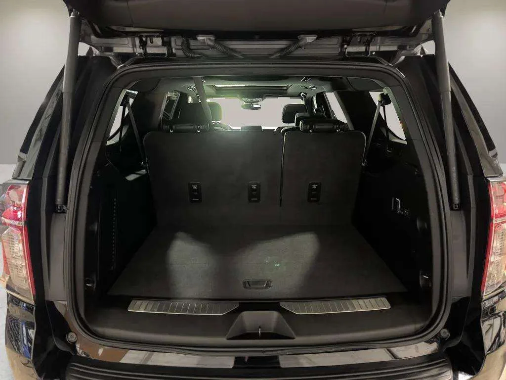 2024 Chevrolet Suburban RST - Photo 31