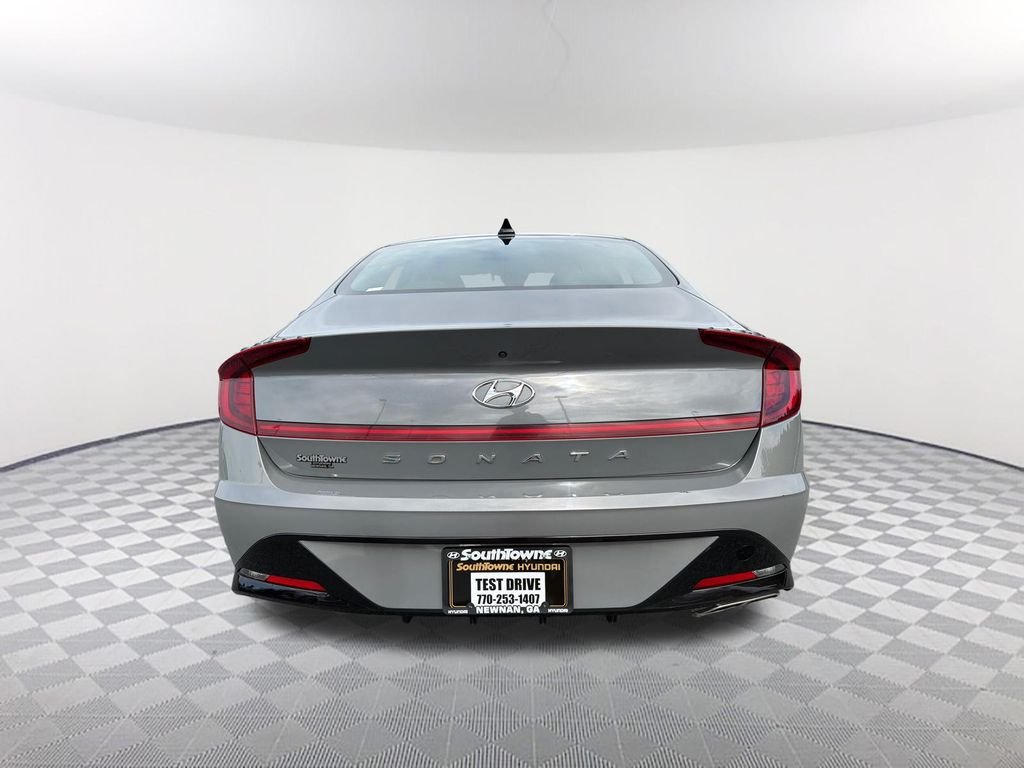 Used 2022 Gray Hyundai SEL image 6