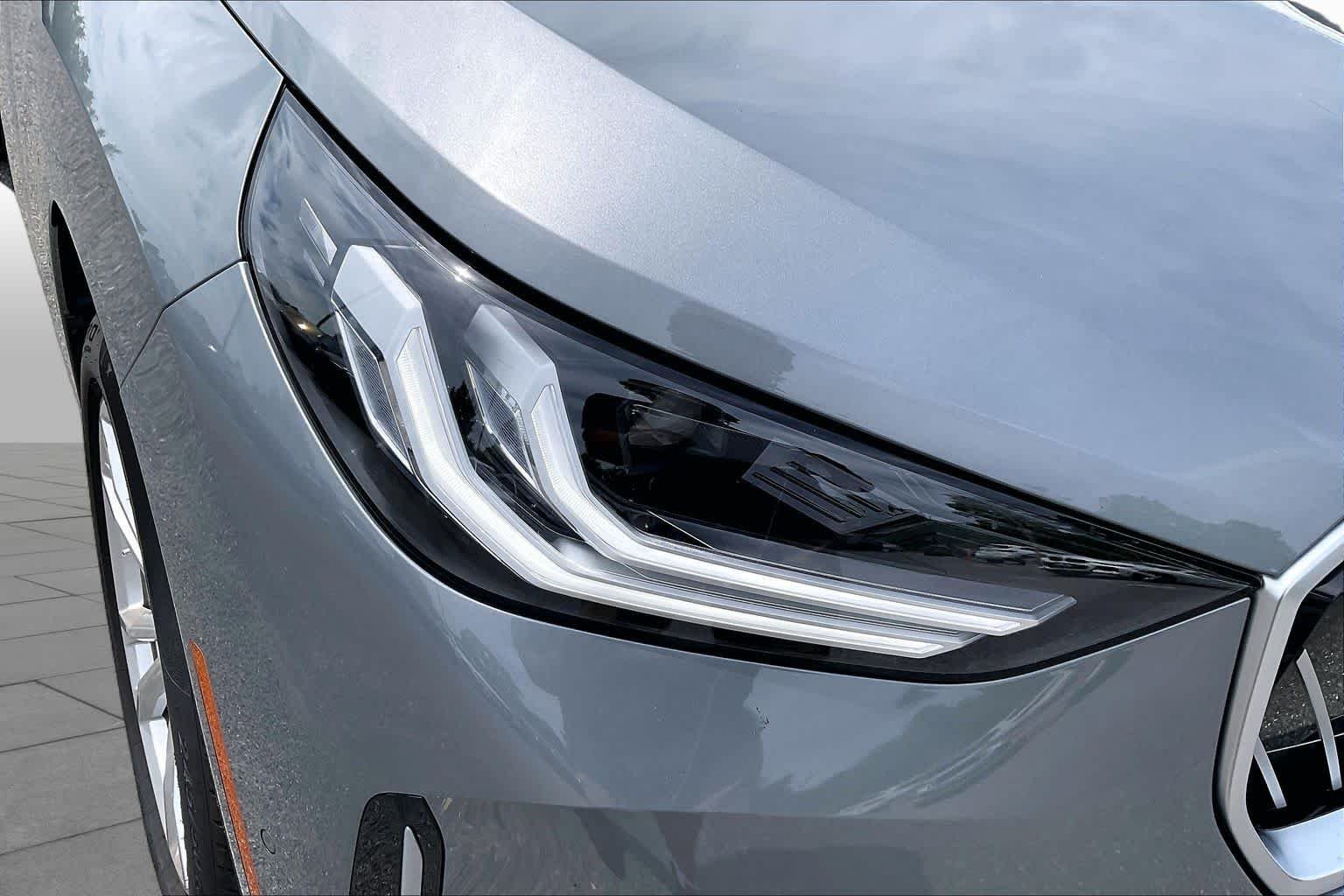 Used 2025 Skyscraper Gray Metallic BMW 30 xDrive image 28