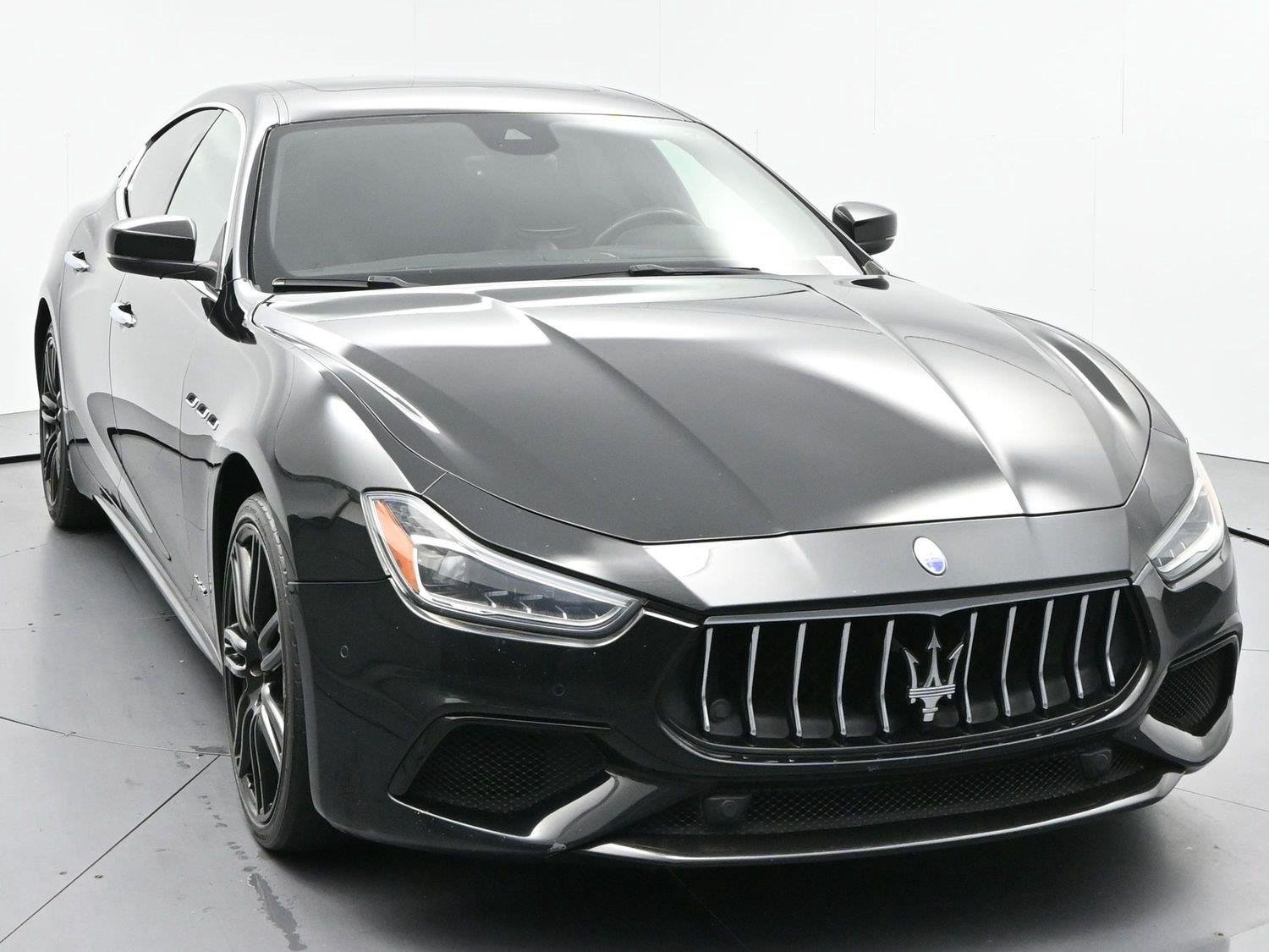 Used 2018 Nero Maserati S GranSport image 2