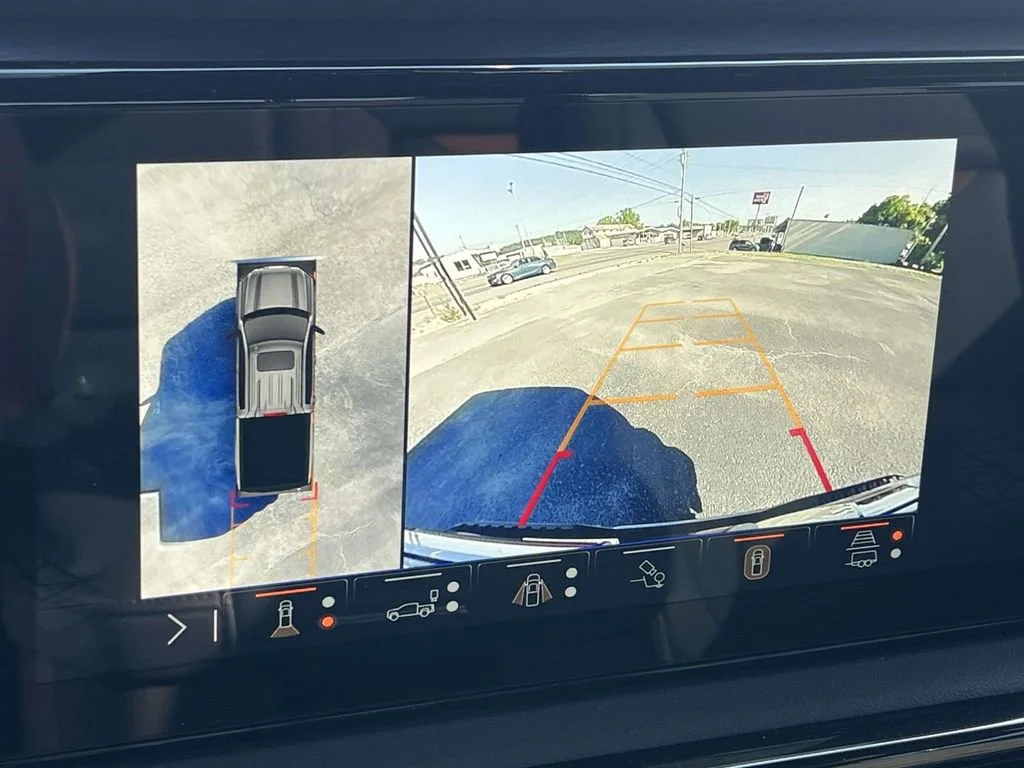 Used 2025 Sterling Metallic GMC AT4 image 22