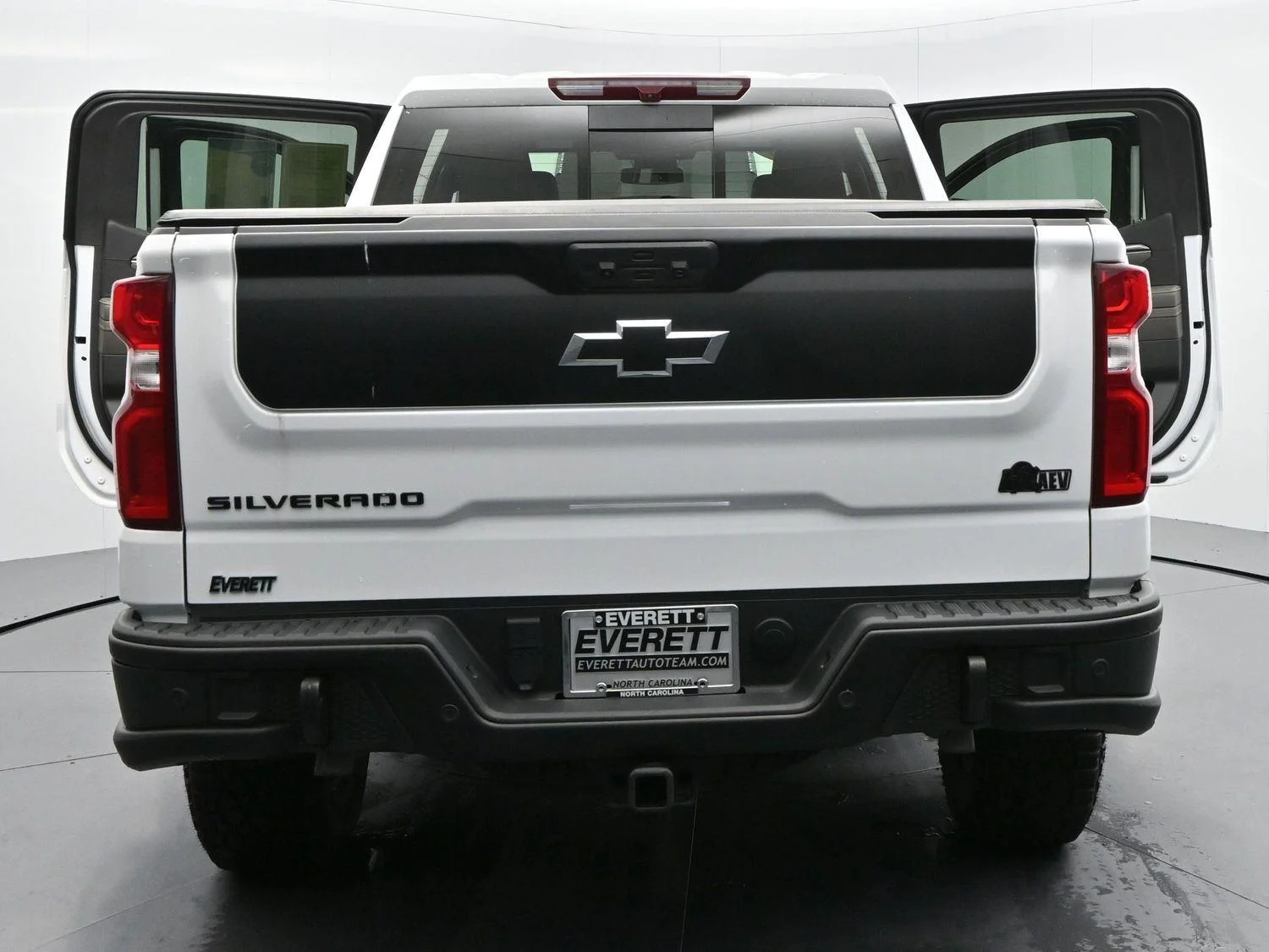 Used 2024 Summit White Chevrolet ZR2 image 44
