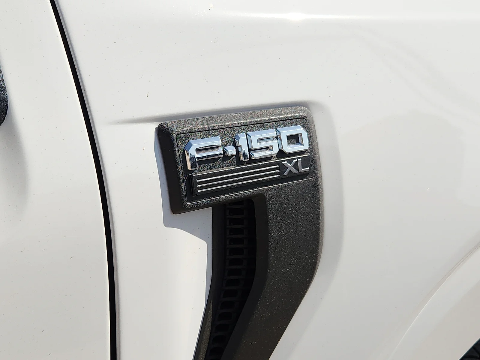 New 2026 Oxford White Ford XL image 10