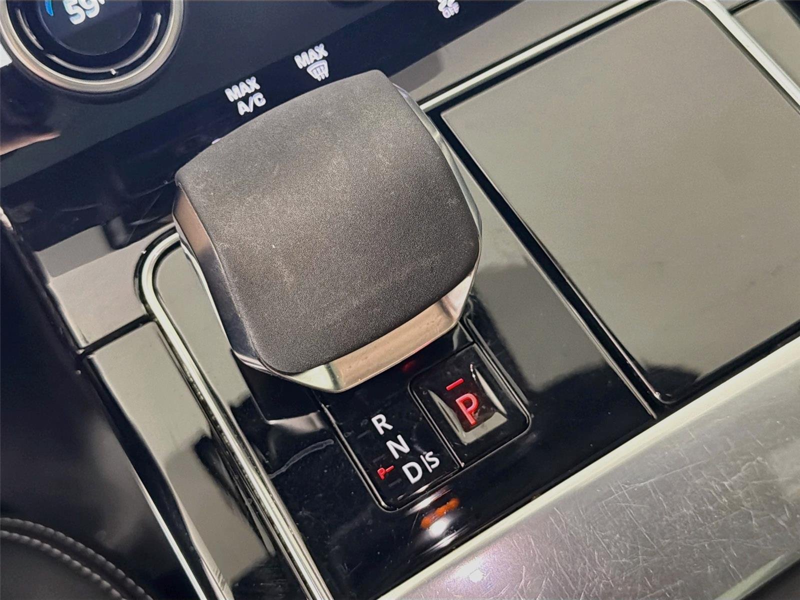 Certified Used 2023 Fuji White Land Rover R-Dynamic S image 17