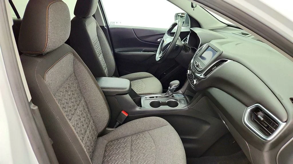 Used 2024 Summit White Chevrolet FWD 4dr LT w/1LT image 23