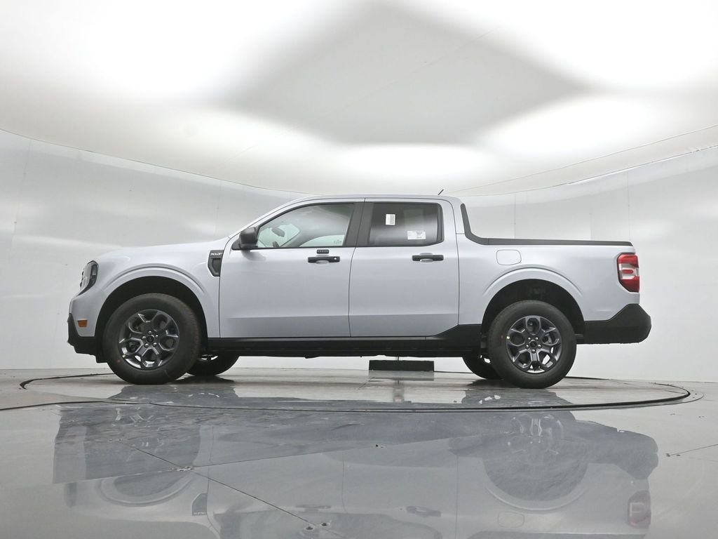 New 2026 Space White Metallic Ford XLT image 7