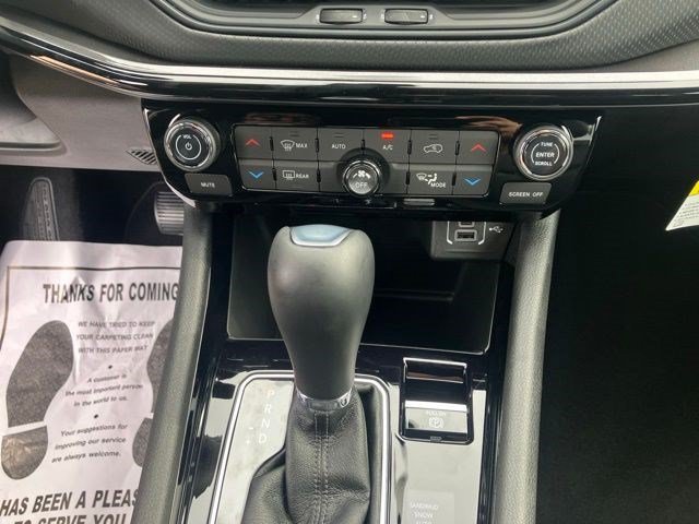 New 2026 Bright White Clear-Coat Exterior Paint Jeep Limited Altitude image 16