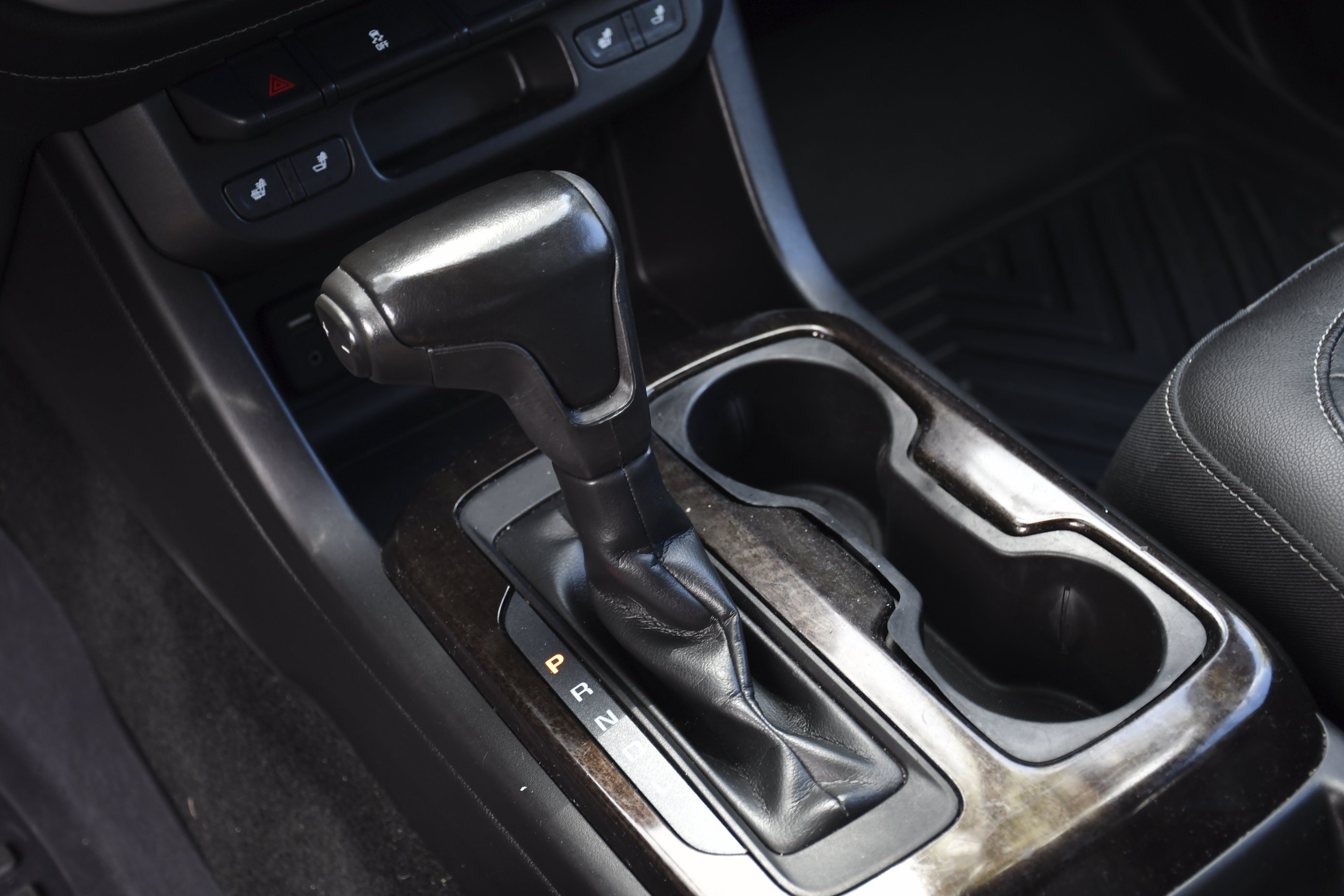 Used 2018 Satin Steel Metallic GMC 2WD SLT image 12