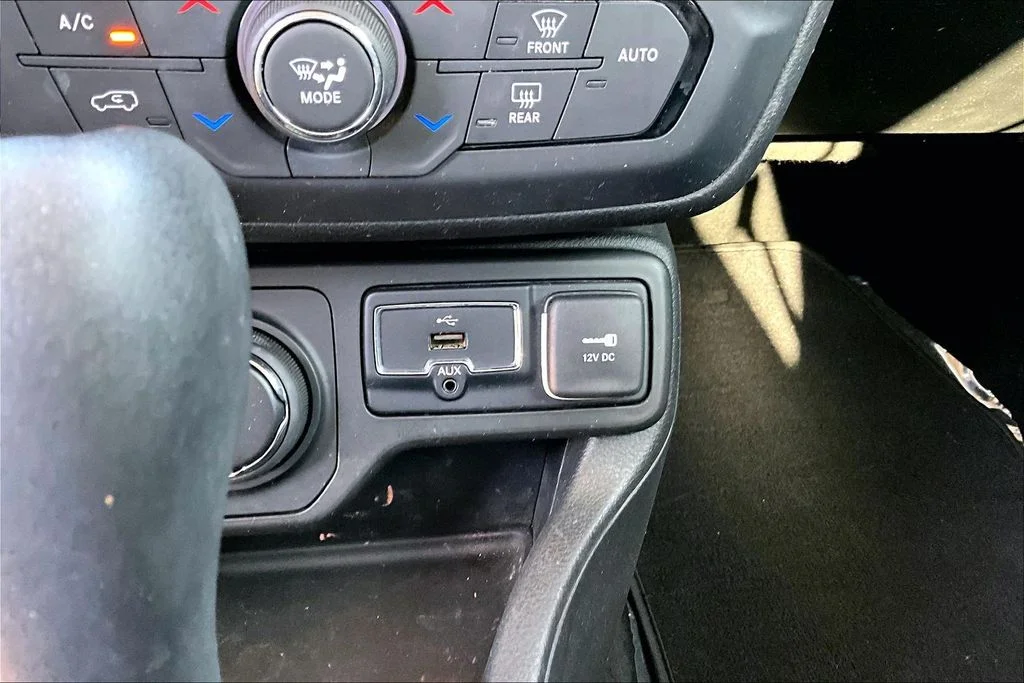 Used 2018 Gray Jeep Sport image 26