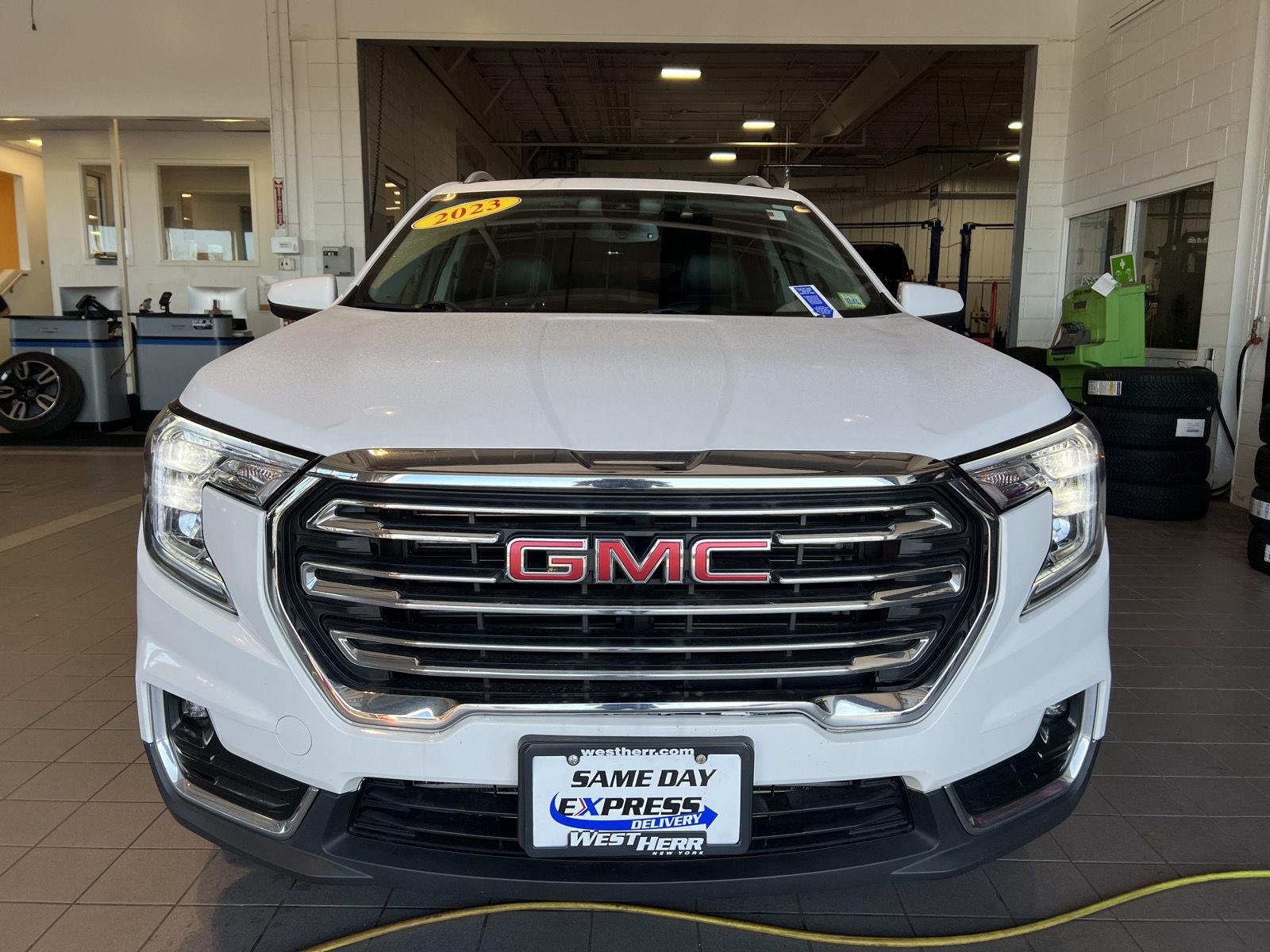 Used 2023 Summit White GMC SLT image 2