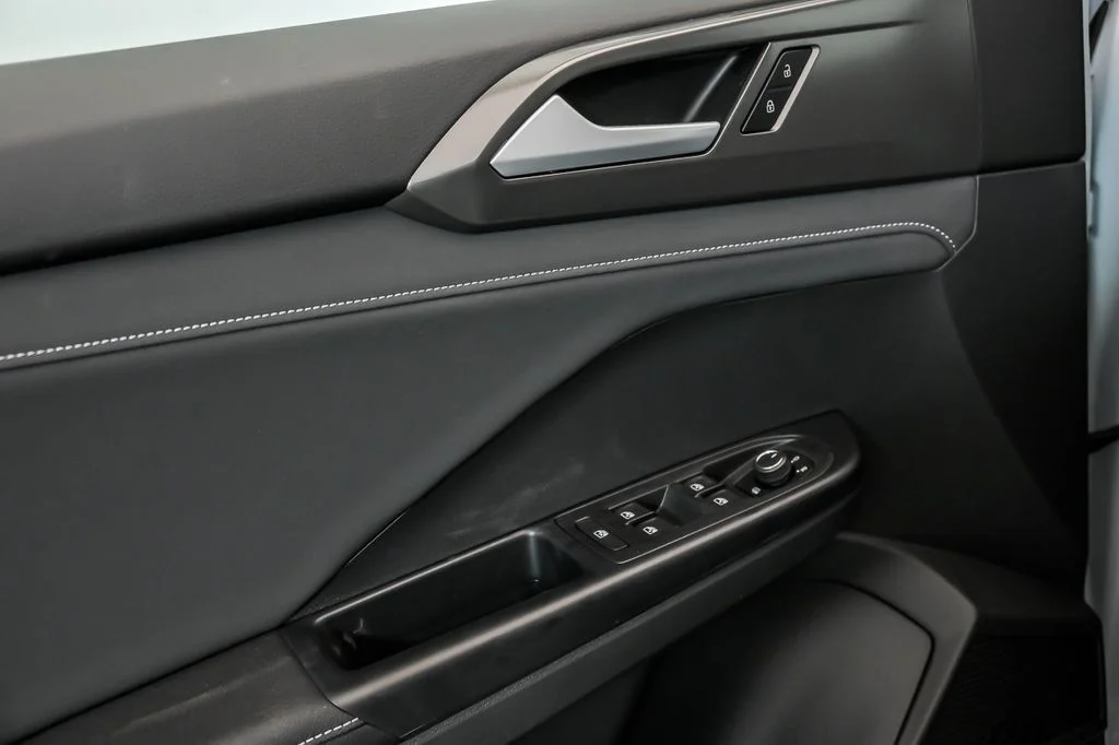 New 2026 Gray Volkswagen 1.5T SE Black image 5