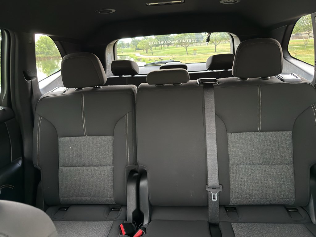 Used 2025 Sterling Metallic GMC AWD Elevation image 30