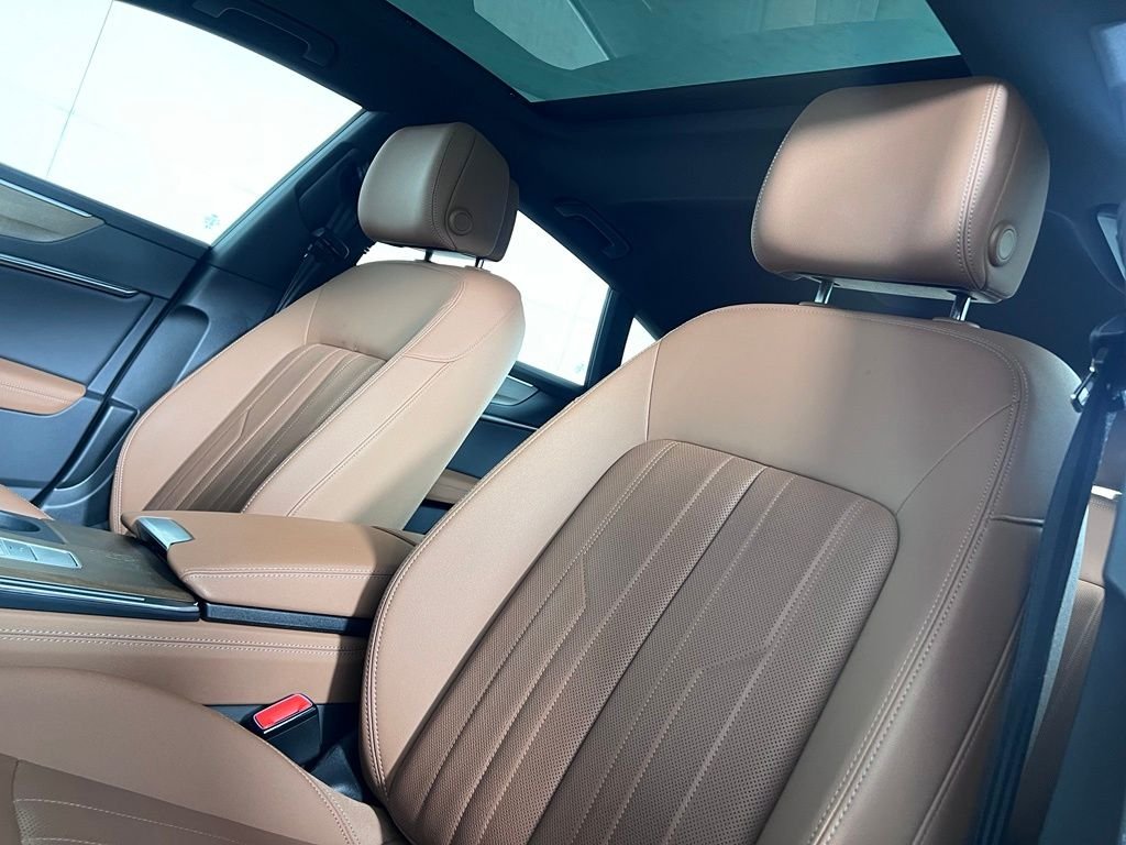 Used 2024  Audi 55 Prestige image 5