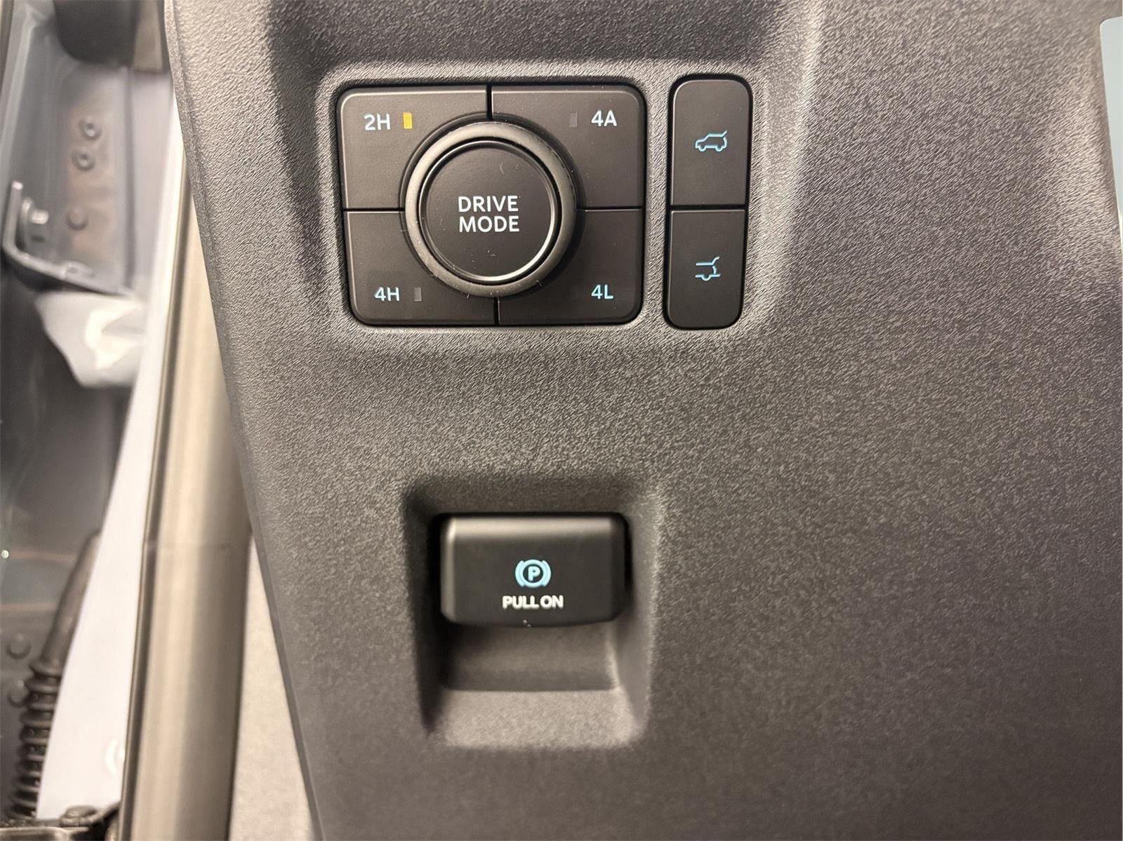 New 2026 Glacier Gray Metallic Tri-Coat Ford Platinum® image 31