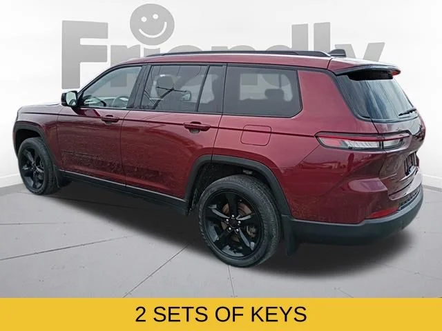 Used 2023 Red Jeep Altitude image 7