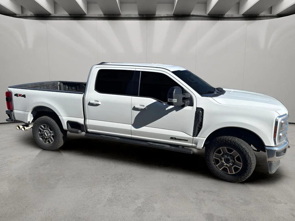 Used 2025 Oxford White Ford LARIAT image 6