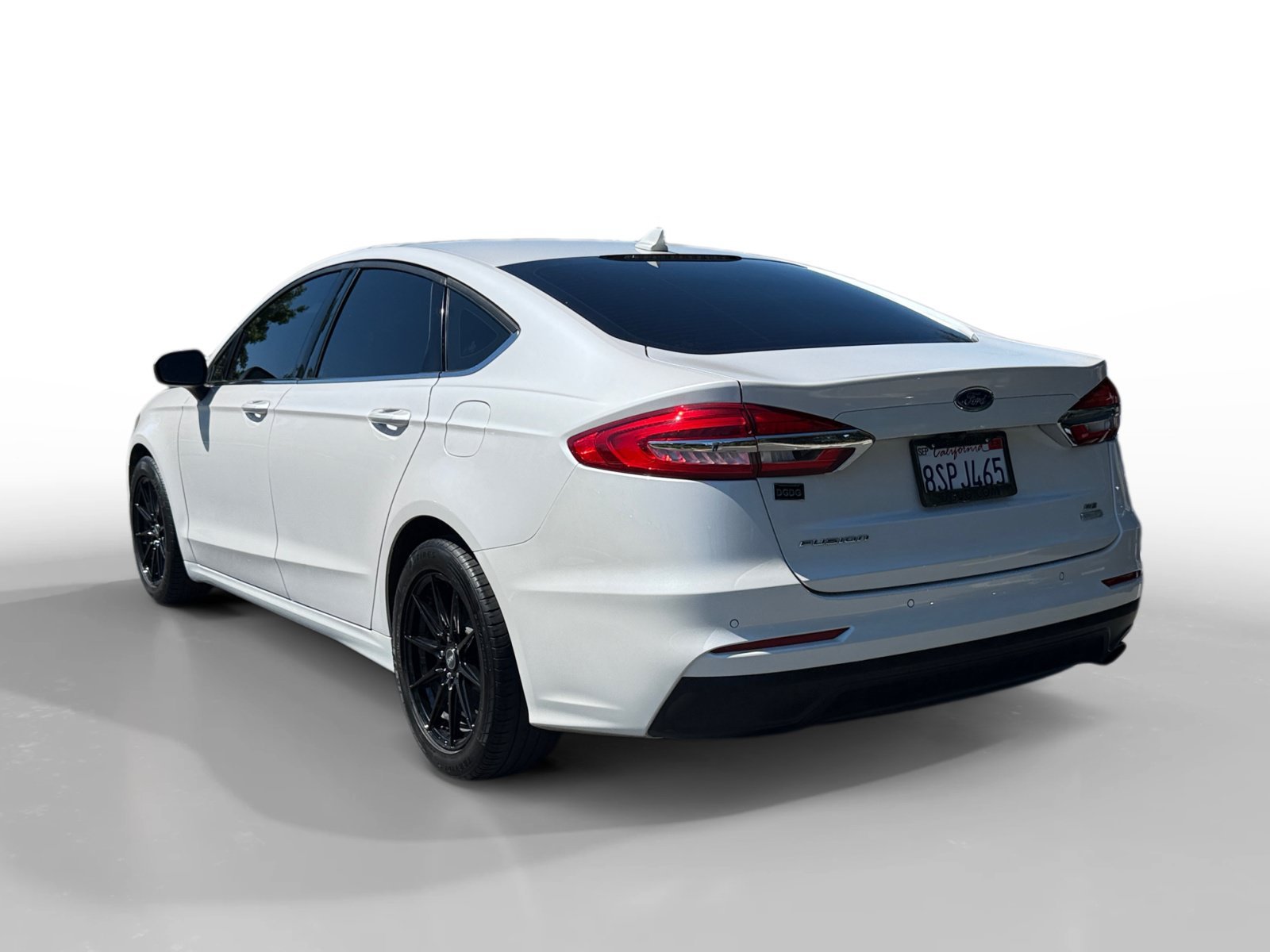 Used 2020 White Platinum Clearcoat Metallic Ford SE image 3