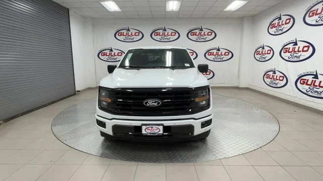 New 2026 Oxford White Ford XLT image 4