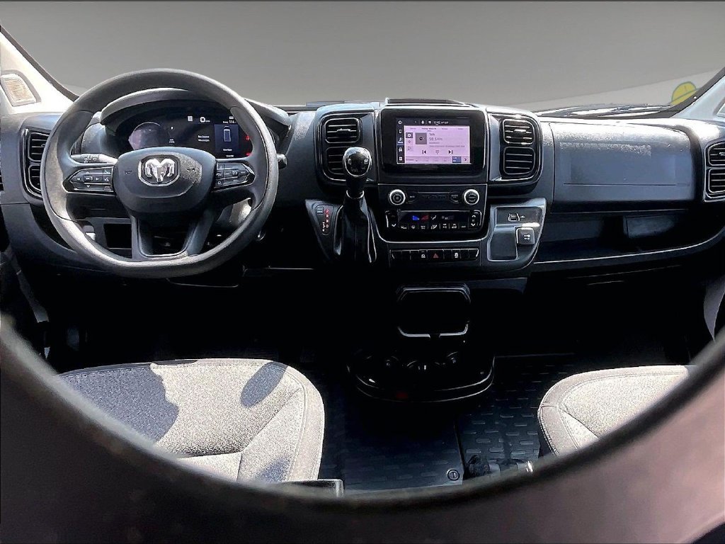Used 2025 White Ram Base image 21