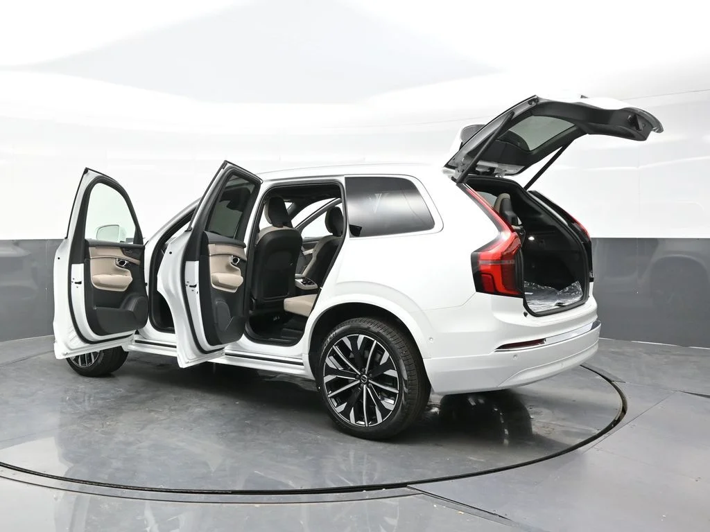New 2026 Crystal White Volvo Plus image 44