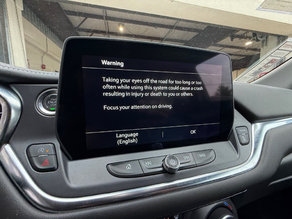 Used 2025 White Chevrolet LT image 21